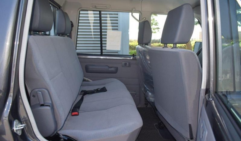 TOYOTA LAND CRUISER 79 DOUBLE CAB PICKUP LIMITED LX V8 4.5L full